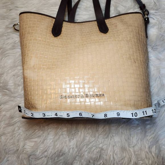 Dooney & Bourke Natural Woven Lilliana Tote Bag - Picture 3 of 13